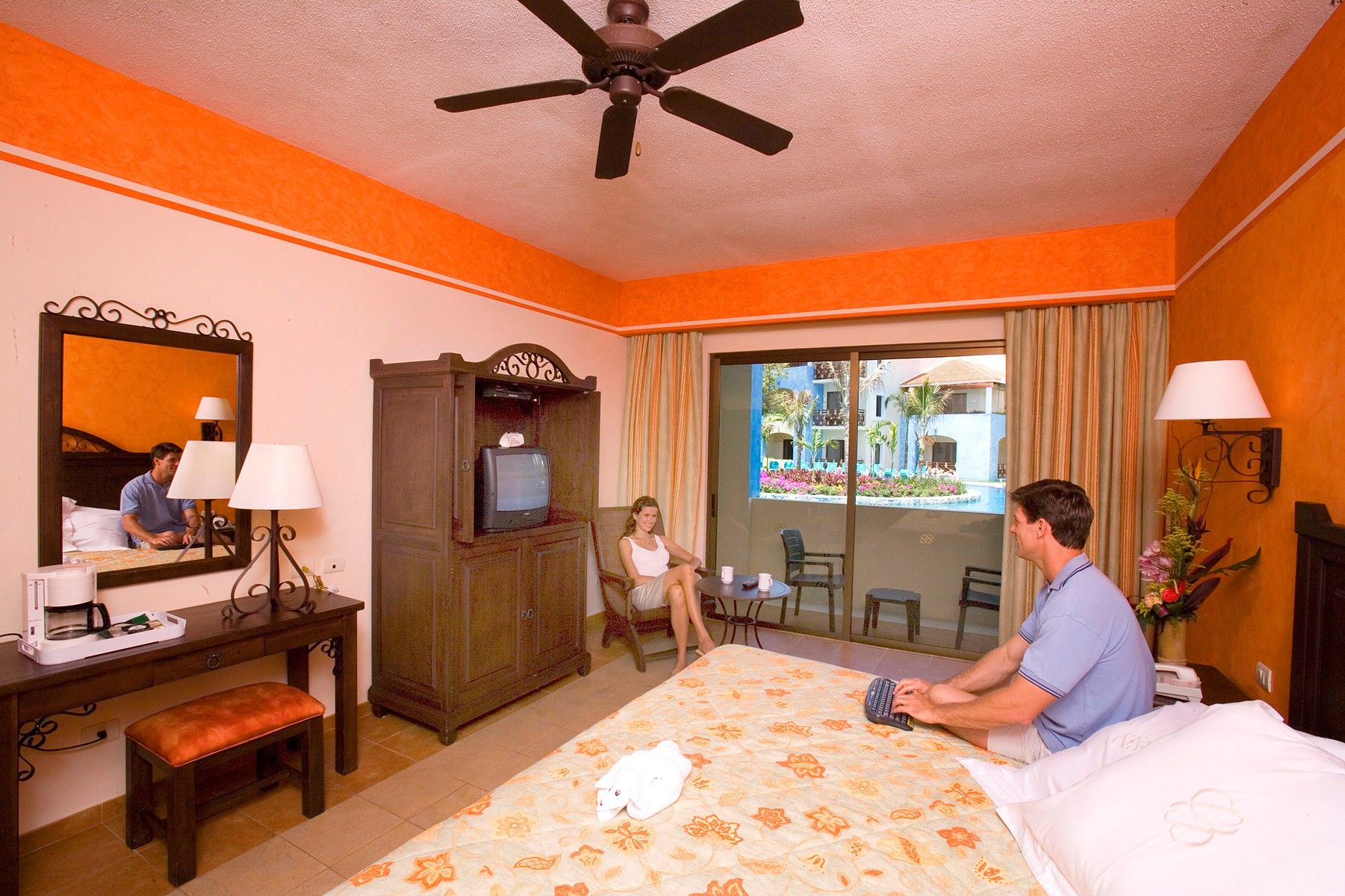 Los Dos Compadres Occidental Grand Xcaret All Inclusive Hotel מראה חיצוני תמונה